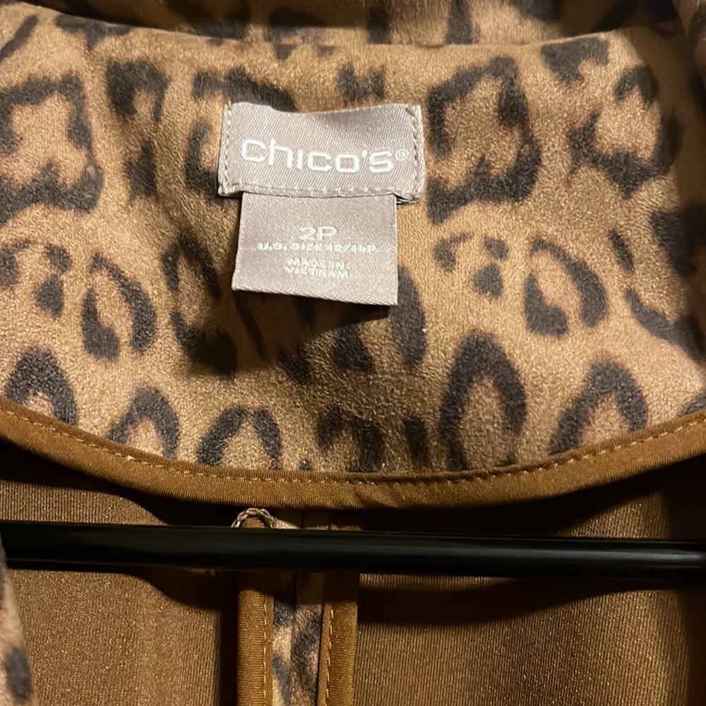 Leopard print Trench coat. Chicos. Size 2P New without tags - Picture 2 of 6